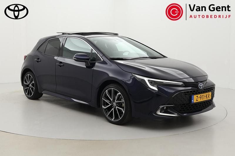 Blauw Gebruikt 2024 Toyota Corolla Hybrid Executive Hatchback | € 37.999 (Eerlijke prijs) - Afbeelding 1/4