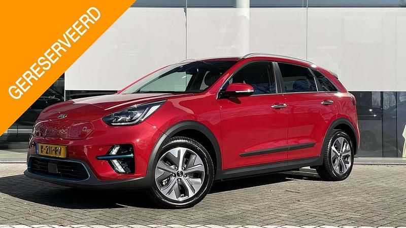 Rood, metallic lak Gebruikt 2021 Kia e-Niro SUV | € 27.950 (Goede deal) - Afbeelding 1/4