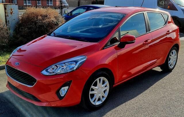 Rood Gebruikt 2018 Ford Fiesta Business Edition Hatchback | € 11.000 (Super prijs) - Afbeelding 1/4