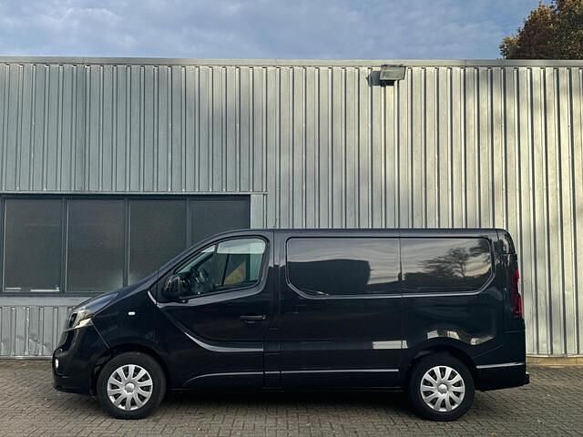 Occasion Opel Vivaro Sport 121 PK (88 kW) 2018 Zwart (metallic) MPV