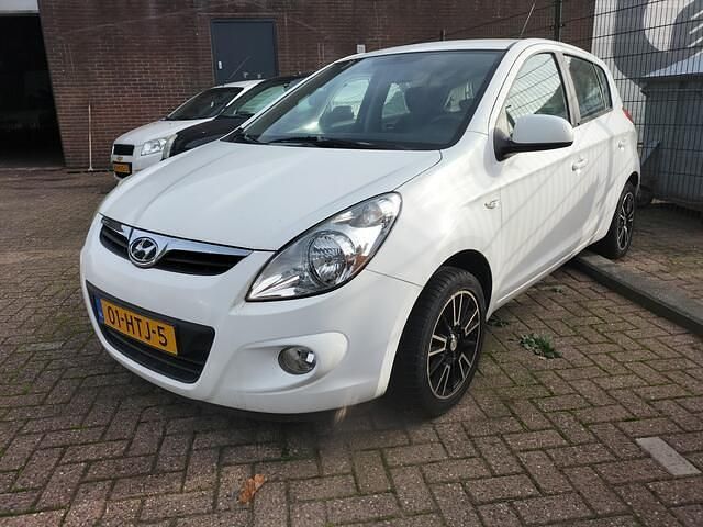 Wit Gebruikt 2009 Hyundai i20 Hatchback | € 1.750 (Goede deal) - Afbeelding 1/4