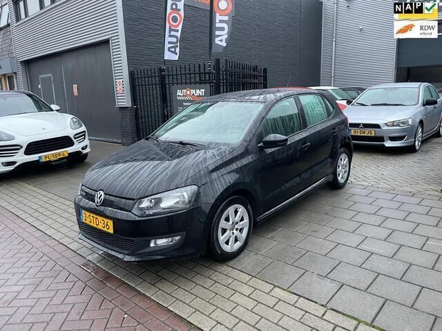 Zwart, metallic lak Gebruikt 2013 VW Polo Hatchback | € 3.999 (Goede deal) - Afbeelding 1/4