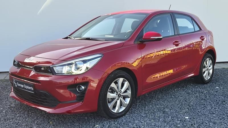 Rood Gebruikt 2023 Kia Rio Vision Hatchback | € 21.500 (Eerlijke prijs) - Afbeelding 1/4
