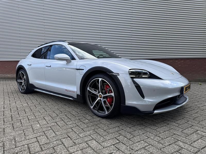 Occasion Porsche Taycan Cross Turismo 420 kW (572 PK) 2022 Grijs Sedan