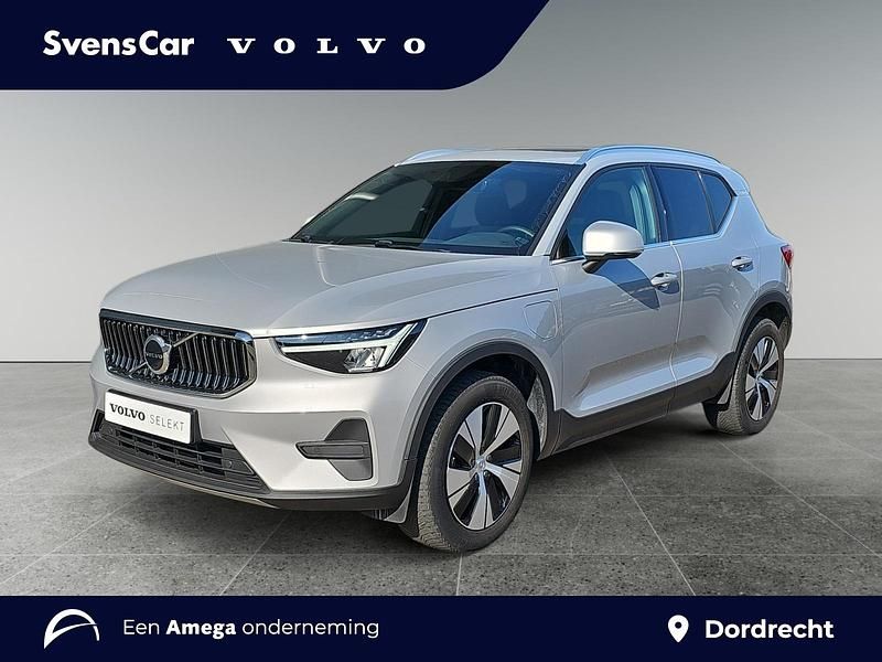 Grijs Occasion 2023 Volvo XC40 Plus SUV | € 34.950 (Eerlijke prijs) - Afbeelding 1/4