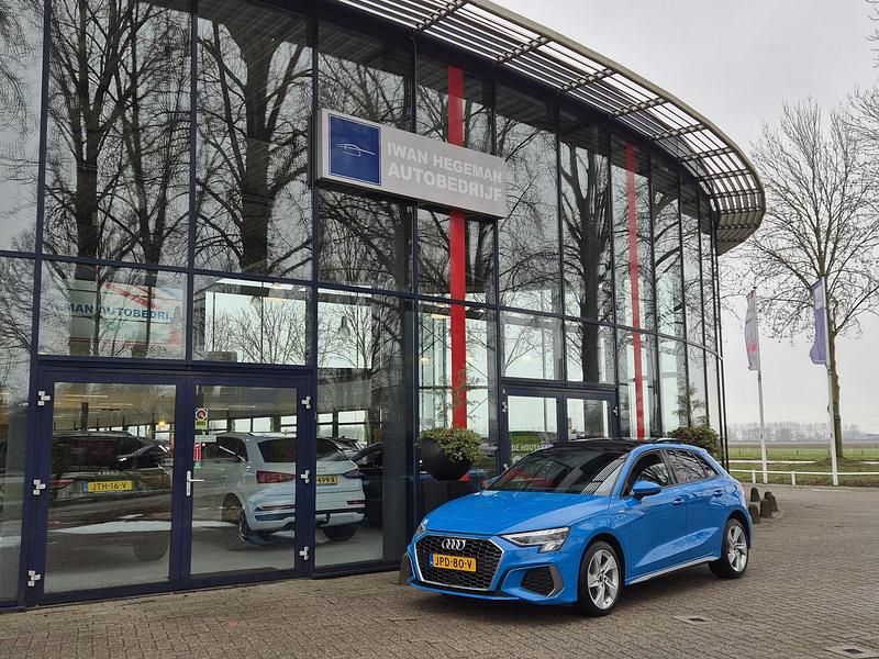 Occasion Audi A3 Sportback e-tron S-Line 2025 Blauw Hatchback
