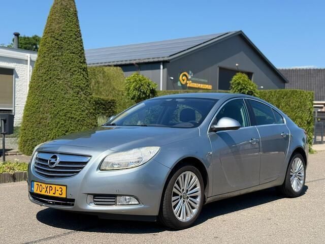Grijs Gebruikt 2012 Opel Insignia Edition Hatchback | € 3.450 - Afbeelding 1/4