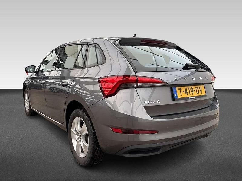 Occasion Skoda Scala Ambition 110 PK (80 kW) 2023 Grijs Hatchback