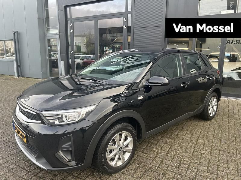 Zwart Occasion 2018 Kia Stonic SUV | € 12.840 (Eerlijke prijs) - Afbeelding 1/4