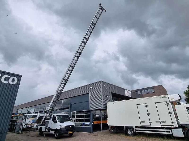 Wit Gebruikt 2022 Mercedes Sprinter Van | € 54.950 - Afbeelding 1/4