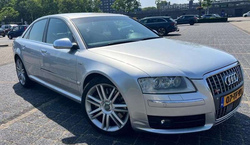 Grijs Gebruikt 2006 Audi S8 Proline Sedan | € 9.999 - Afbeelding 1/4