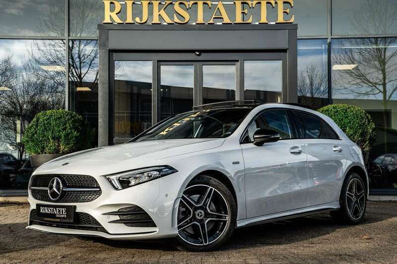 Wit Gebruikt 2021 Mercedes A250 AMG Hatchback | € 32.900 (Eerlijke prijs) - Afbeelding 1/4