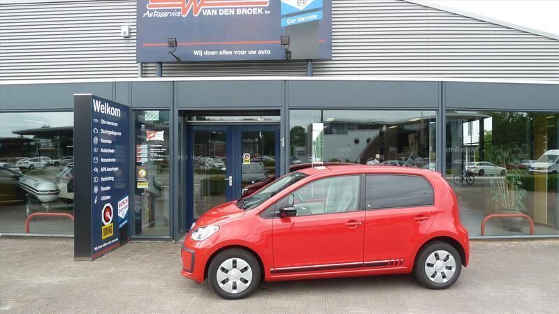 Rood Gebruikt 2018 VW up! Beats Hatchback | € 10.450 (Eerlijke prijs) - Afbeelding 1/4