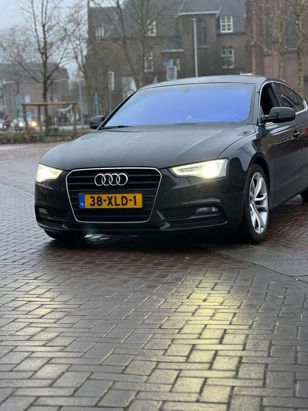 Zwart Gebruikt 2012 Audi A5 Proline Coupé | € 11.000 (Eerlijke prijs) - Afbeelding 1/4