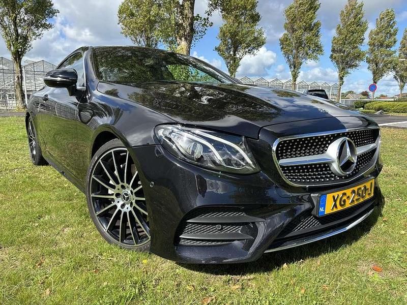 Zwart Occasion 2018 Mercedes E200 AMG Line Premium Plus Coupé | € 26.950 (Super prijs) - Afbeelding 1/4