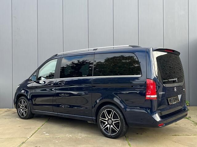 Occasion Mercedes V300 Avantgarde Edition 237 PK (174 kW) 2022 Blauw MPV