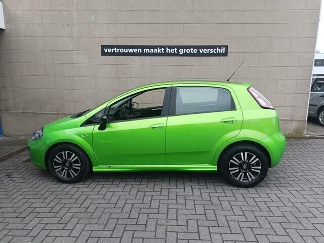Groen Gebruikt 2012 Fiat Punto Easy Hatchback | € 5.650 (Duur) - Afbeelding 1/4