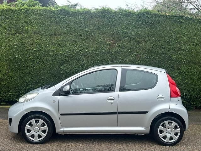 Occasion Peugeot 107 68 PK (50 kW) 2009 Grijs Hatchback