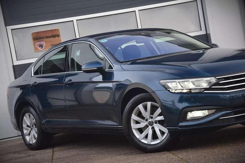 Occasion VW Passat Business 150 PK (110 kW) 2020 Blauw Sedan