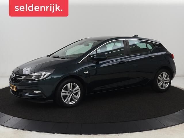 Groen Occasion 2017 Opel Astra Edition Hatchback | € 8.400 (Goede deal) - Afbeelding 1/4