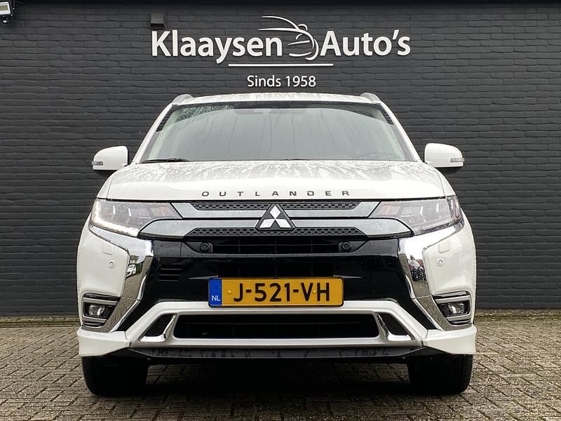 Occasion Mitsubishi Outlander Intense+ 225 PK (165 kW) 2020 Wit SUV