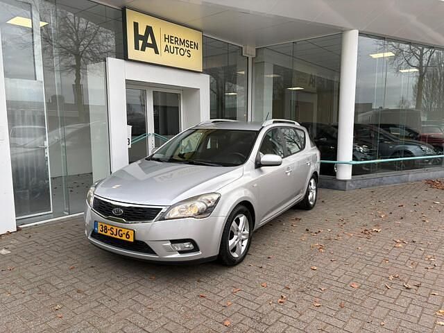 Grijs Gebruikt 2012 Kia Ceed Plus Hatchback | € 5.950 (Eerlijke prijs) - Afbeelding 1/4