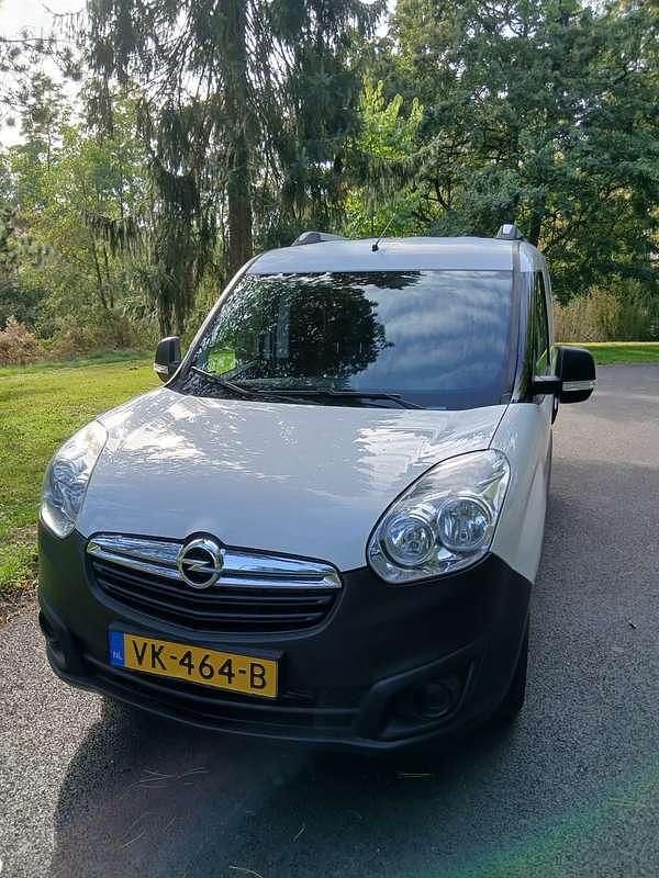 Wit Gebruikt 2014 Opel Combo MPV | € 4.000 (Eerlijke prijs) - Afbeelding 1/4