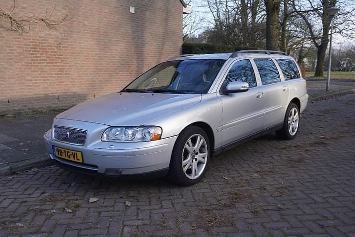 Occasion 2006 Volvo V70 Stationwagen | € 2.450 (Goede deal) - Afbeelding 1/4
