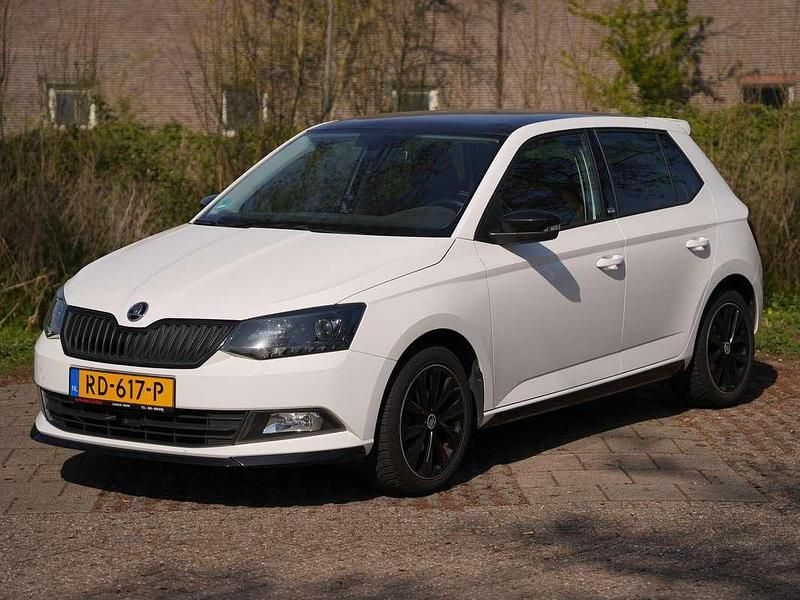 Wit Gebruikt 2017 Skoda Fabia Monte Carlo Hatchback | € 8.000 (Goede deal) - Afbeelding 1/4