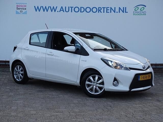 Occasion Toyota Yaris 75 PK (55 kW) 2013 Wit Hatchback