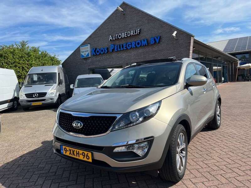 Grijs, metallic lak Gebruikt 2014 Kia Sportage SUV | € 14.345 - Afbeelding 1/4