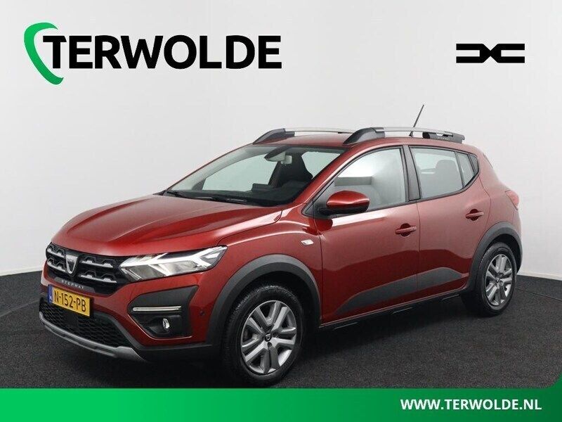Rood Gebruikt 2021 Dacia Sandero Expression Hatchback | € 13.825 (Eerlijke prijs) - Afbeelding 1/4