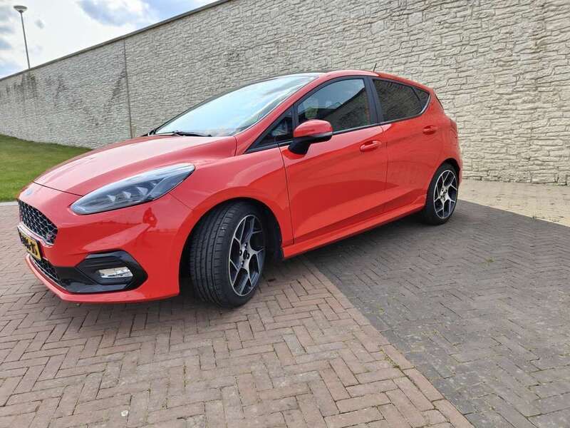 Rood Gebruikt 2019 Ford Fiesta ST Hatchback | € 20.500 (Goede deal) - Afbeelding 1/4