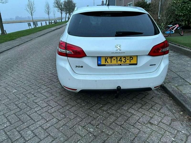 Occasion Peugeot 308 Allure 131 PK (96 kW) 2017 Wit MPV