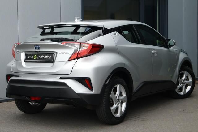 Grijs Gebruikt 2016 Toyota C-HR SUV | € 16.900 (Eerlijke prijs) - Afbeelding 1/3