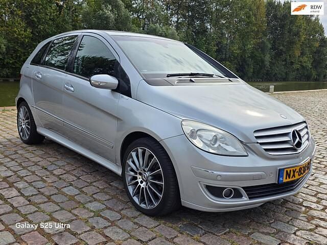 Grijs Gebruikt 2005 Mercedes B200 MPV | € 4.999 (Eerlijke prijs) - Afbeelding 1/4