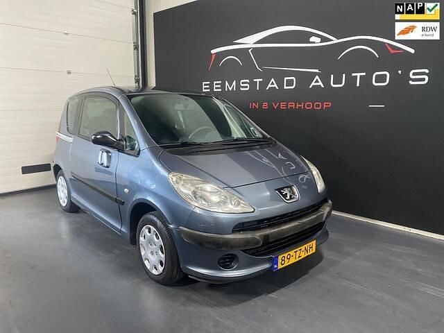 Grijs Occasion 2007 Peugeot 1007 MPV | € 1.675 (Eerlijke prijs) - Afbeelding 1/4