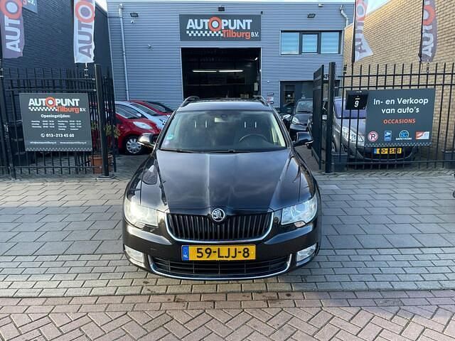 Occasion Skoda Superb Business Line 161 PK (118 kW) 2010 Zwart Stationwagen