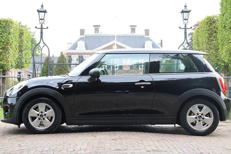 Occasion Mini Cooper Salt 102 PK (75 kW) 2019 Zwart Hatchback