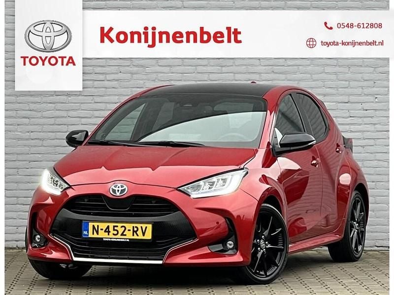 Occasion Toyota Yaris Executive 116 PK (85 kW) 2021 Rood Hatchback