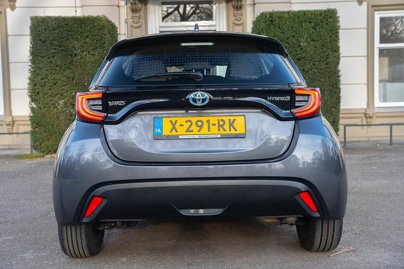 Occasion Toyota Yaris Hybrid Business Edition 116 PK (85 kW) 2023 Grijs Hatchback