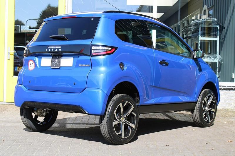 Nieuw Aixam Crossover Premium 2025 Blauw Hatchback