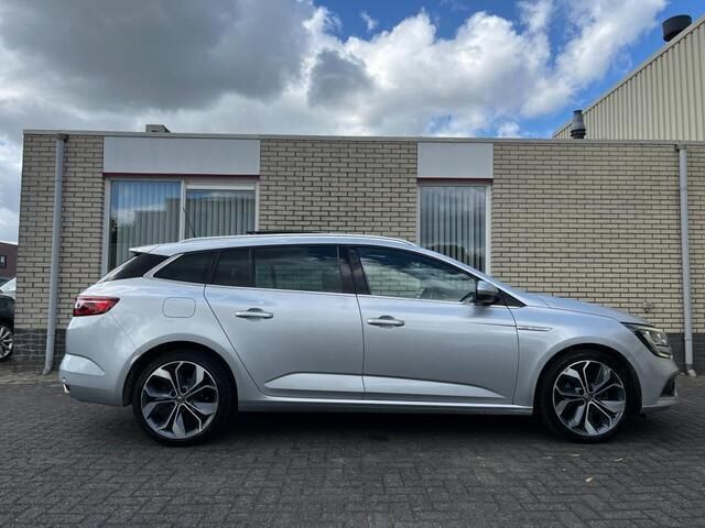 Occasion Renault Mégane GrandTour Bose Edition 131 PK (96 kW) 2017 Zilver, metallic lak Stationwagen