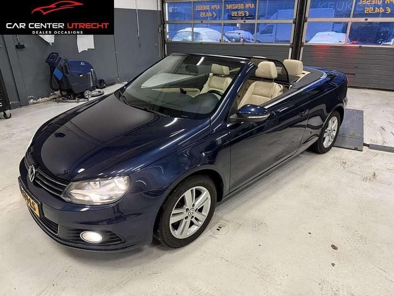 Blauw (metallic) Occasion 2011 VW Eos Cabriolet | € 8.750 (Duur) - Afbeelding 1/4