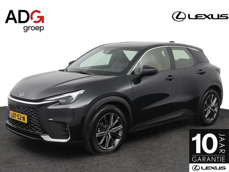 Zwart Gebruikt 2024 Lexus LBX SUV | € 36.950 (Eerlijke prijs) - Afbeelding 1/4