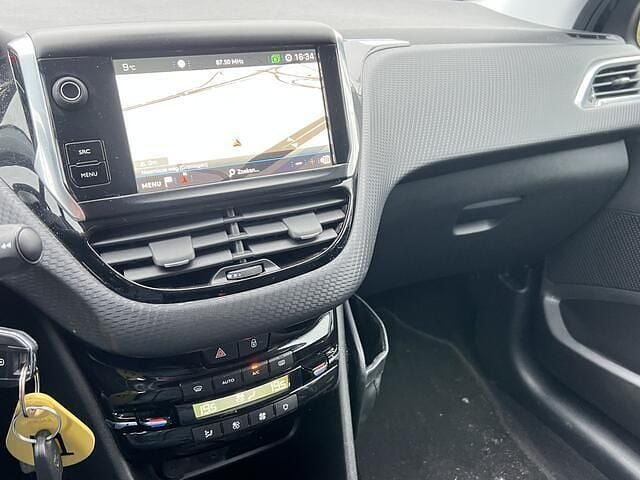 Occasion Peugeot 2008 Allure 110 PK (80 kW) 2018 Zwart SUV