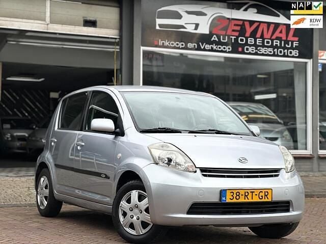 Grijs Gebruikt 2005 Daihatsu Sirion Hatchback | € 3.799 (Eerlijke prijs) - Afbeelding 1/4