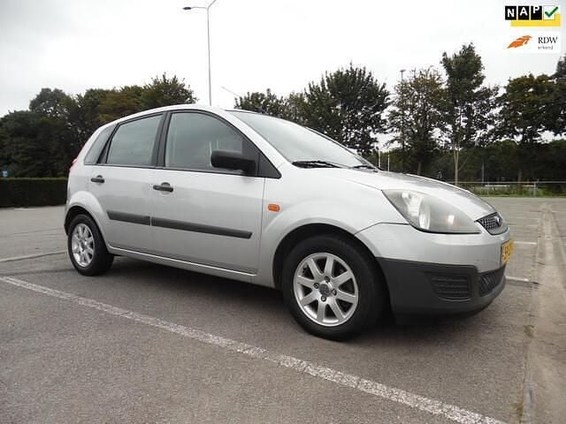Grijs Gebruikt 2008 Ford Fiesta Cool & Sound Edition Hatchback | € 950 (Goede deal) - Afbeelding 1/4