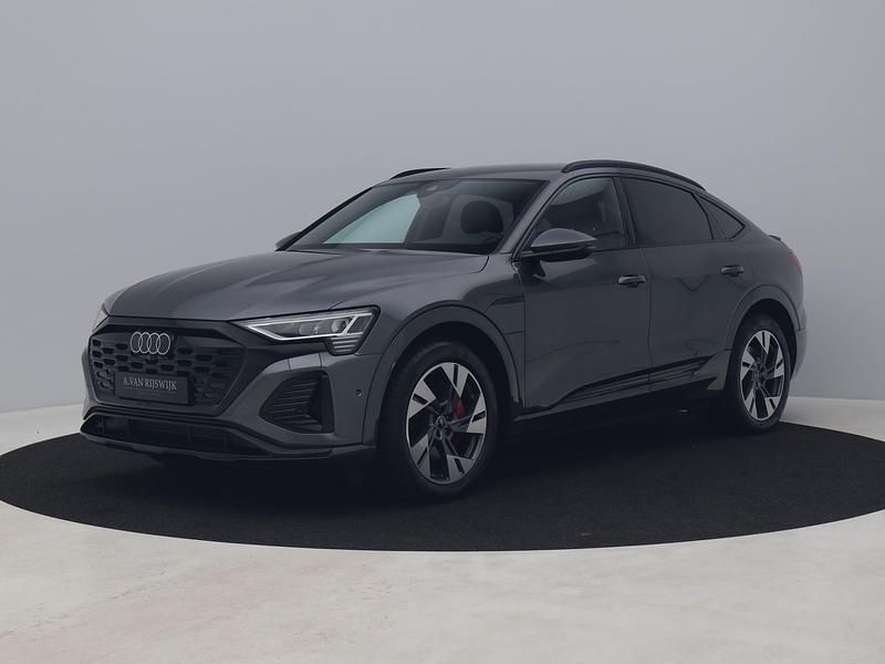 Grijs Gebruikt 2023 Audi Q8 SUV | € 56.500 - Afbeelding 1/4