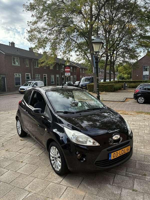 Zwart Gebruikt 2010 Ford Ka Titanium Hatchback | € 1.500 (Eerlijke prijs) - Afbeelding 1/4